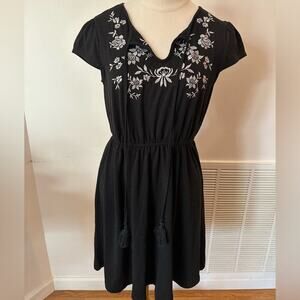 ALYA Cap Sleeve Adjustable Dress in Size Medium